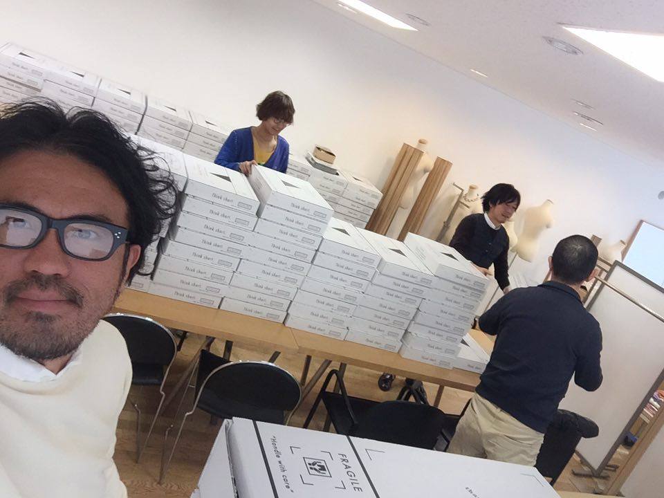 350人の方々にカシミヤマフラーをお送りしましたよ。