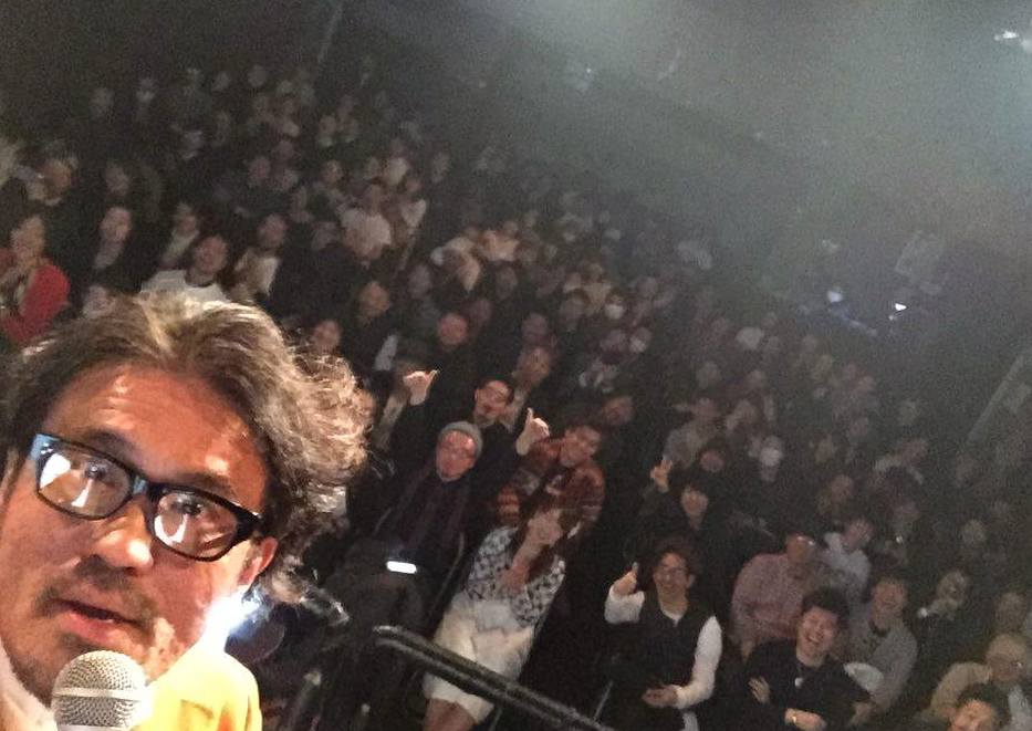 講演前にはお決まりのインカメ。