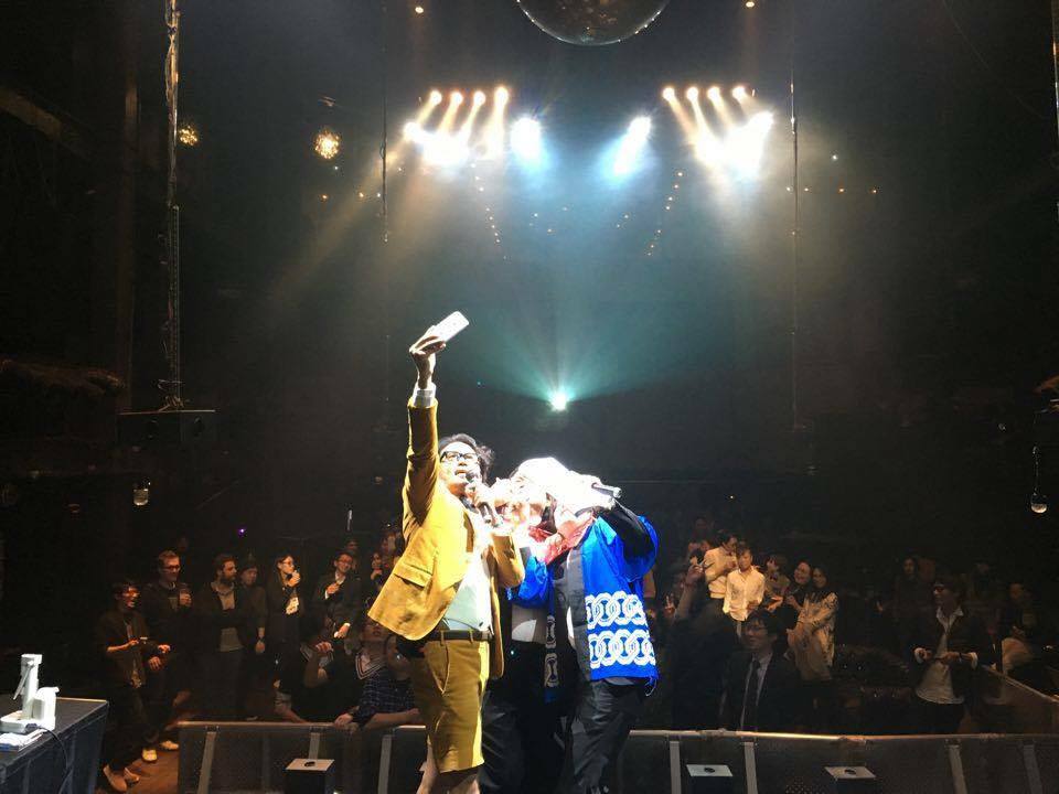 大忘年会でもインカメ。photo by 修治さん