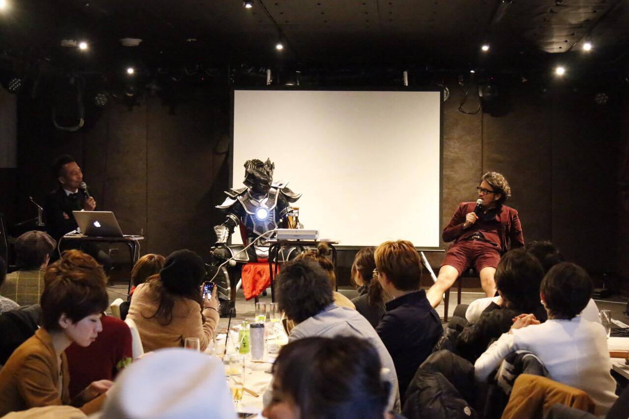なんかよく分からない人が写ってるけど。