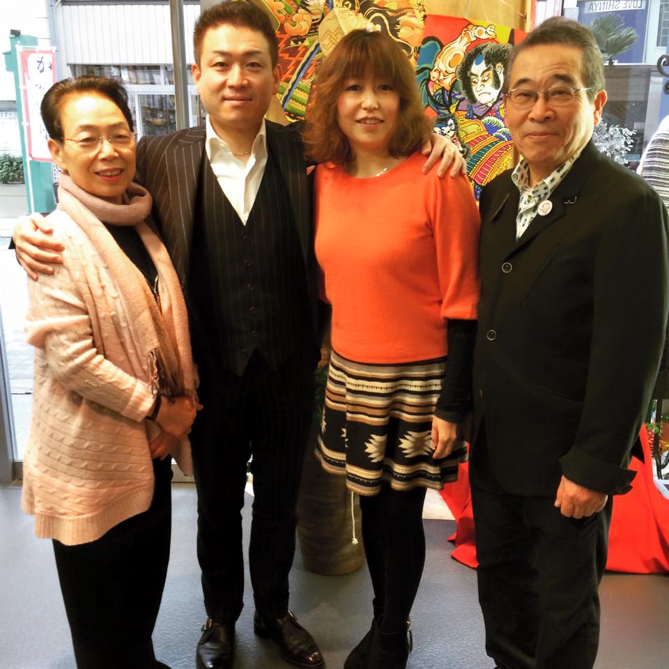 しんちゃん、やっちゃん、そしてしんちゃんのご両親と。