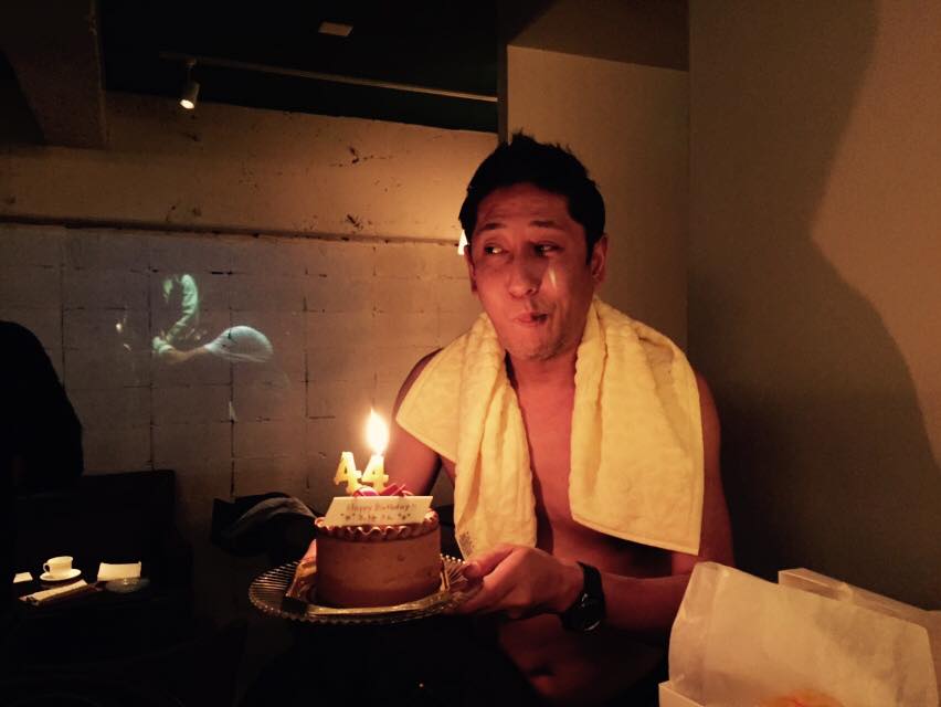 ウワサの京極さん。たまにハダカでお店に来られます。