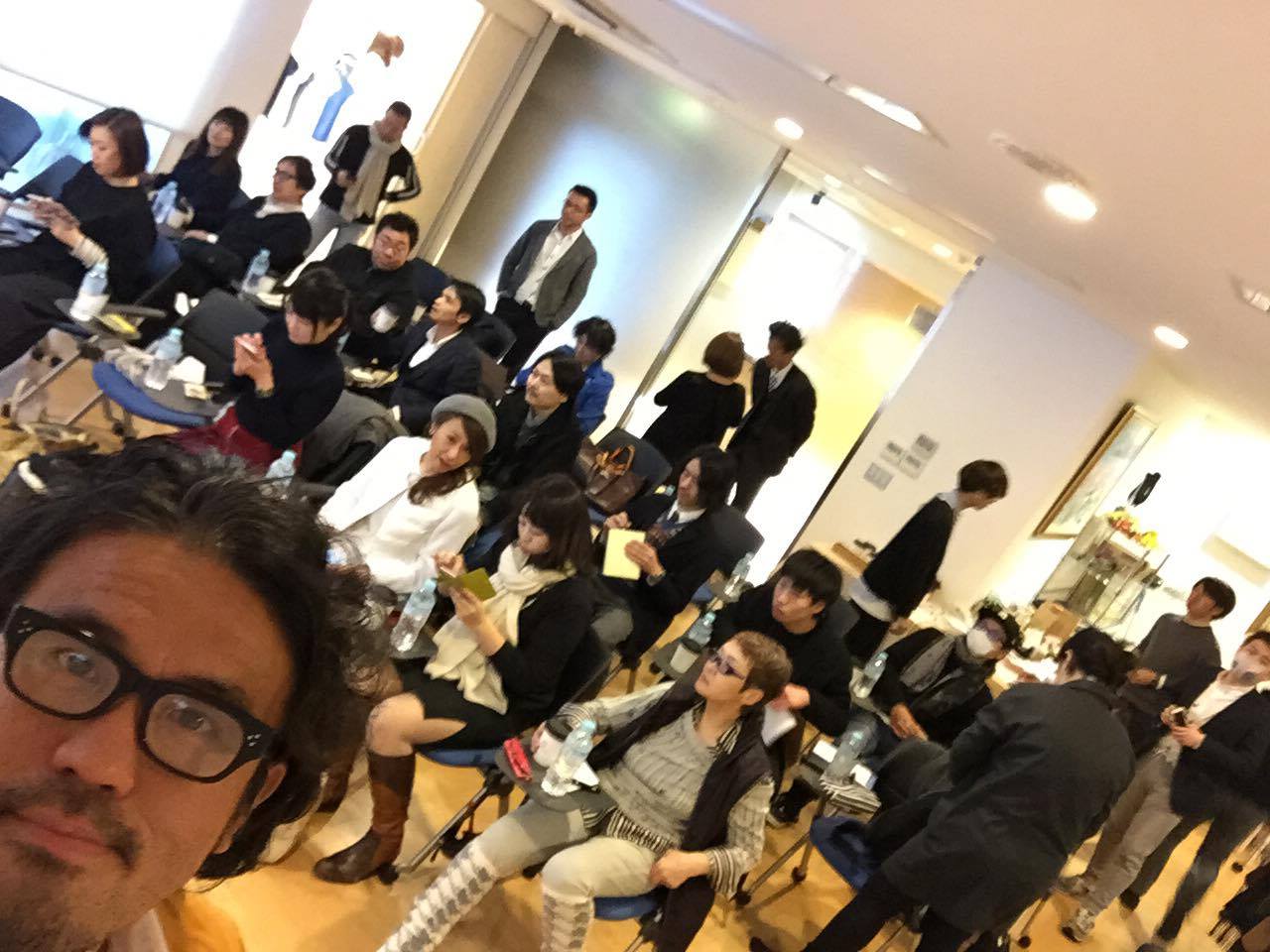 全国からたくさんのお洋服さんが続々と。