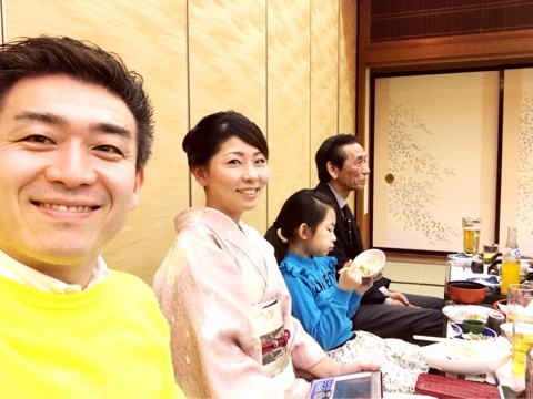 親友しんちゃんも毎回審査員として参加してます。