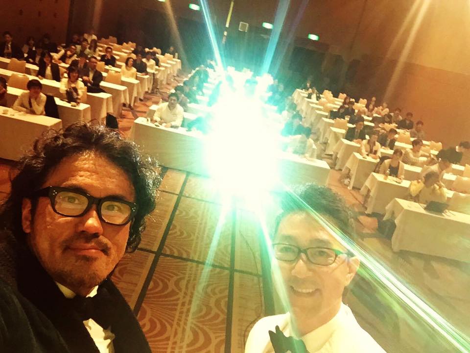 インカメに写るみんなの顔。