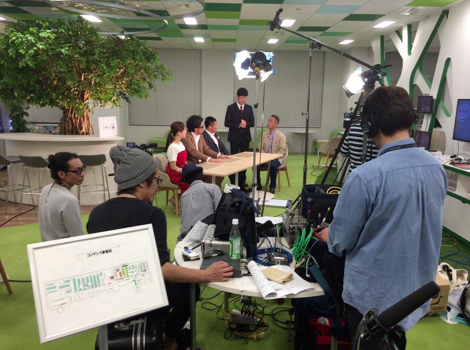 今回は撮影スタジオがちょっとシャレオツに。