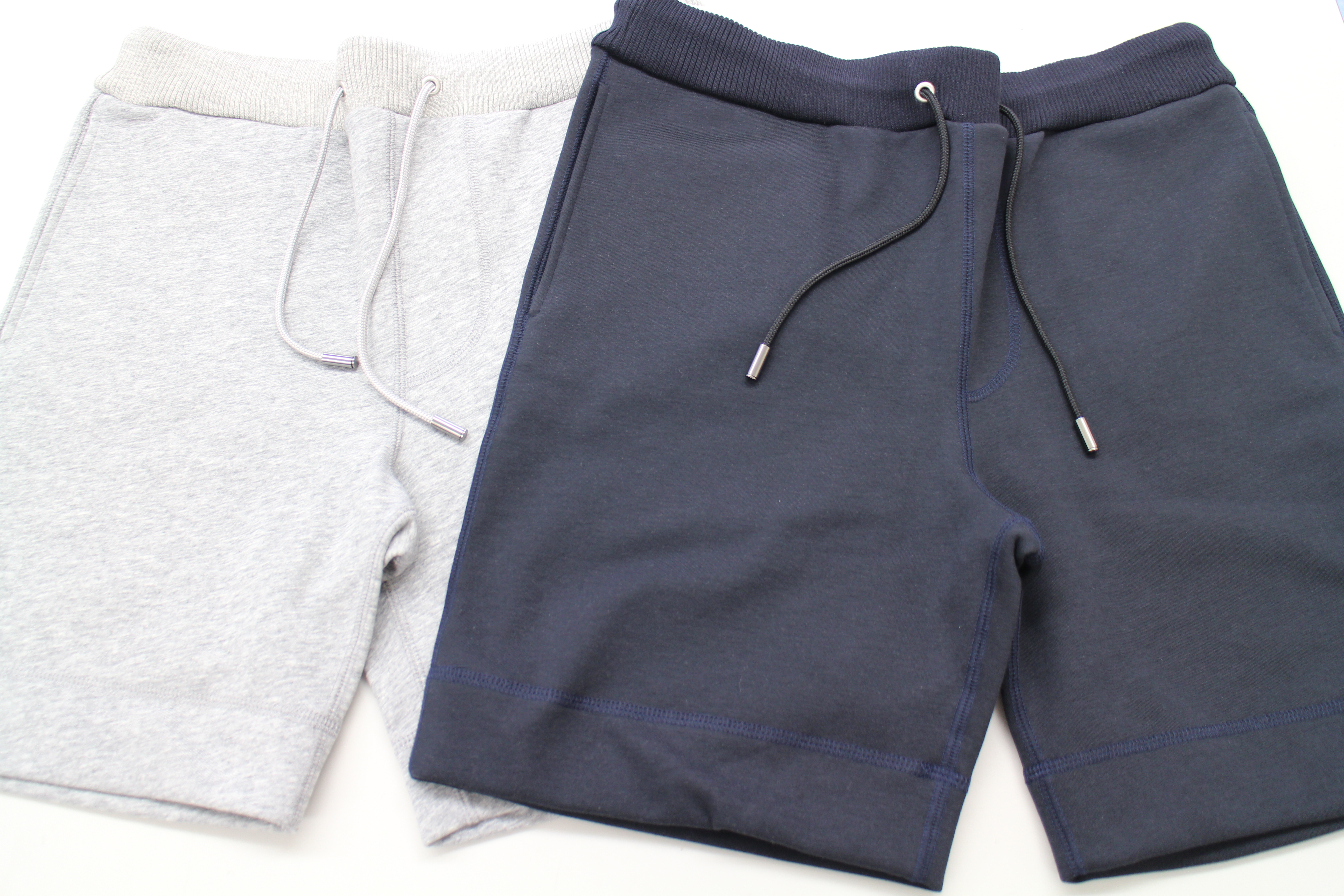 こんな短パン、履いた事ないよ。