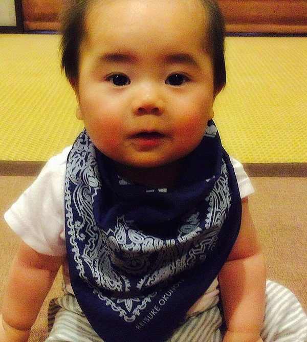 あそパンマンは、赤ちゃんのよだれかけに。