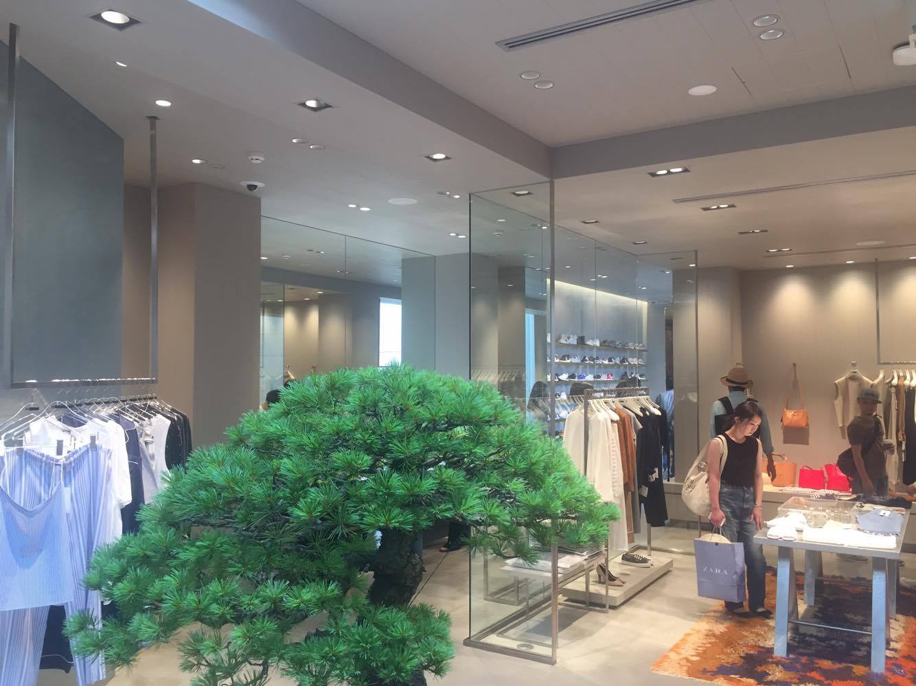 青山にできたユナイテッドアローズの新業態のお店。