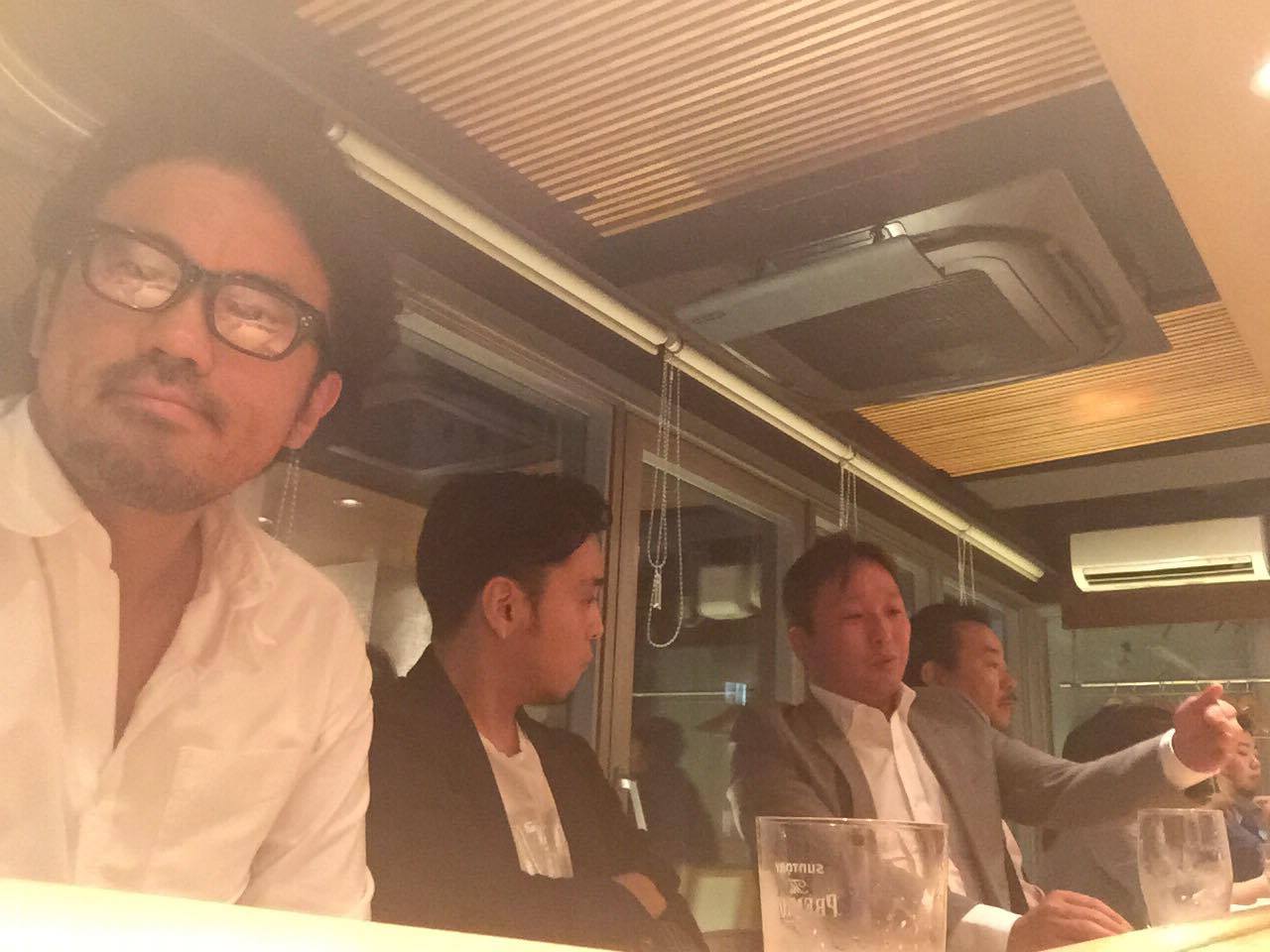 なにやら馬場さんともアツく話してるところを隠し撮り。