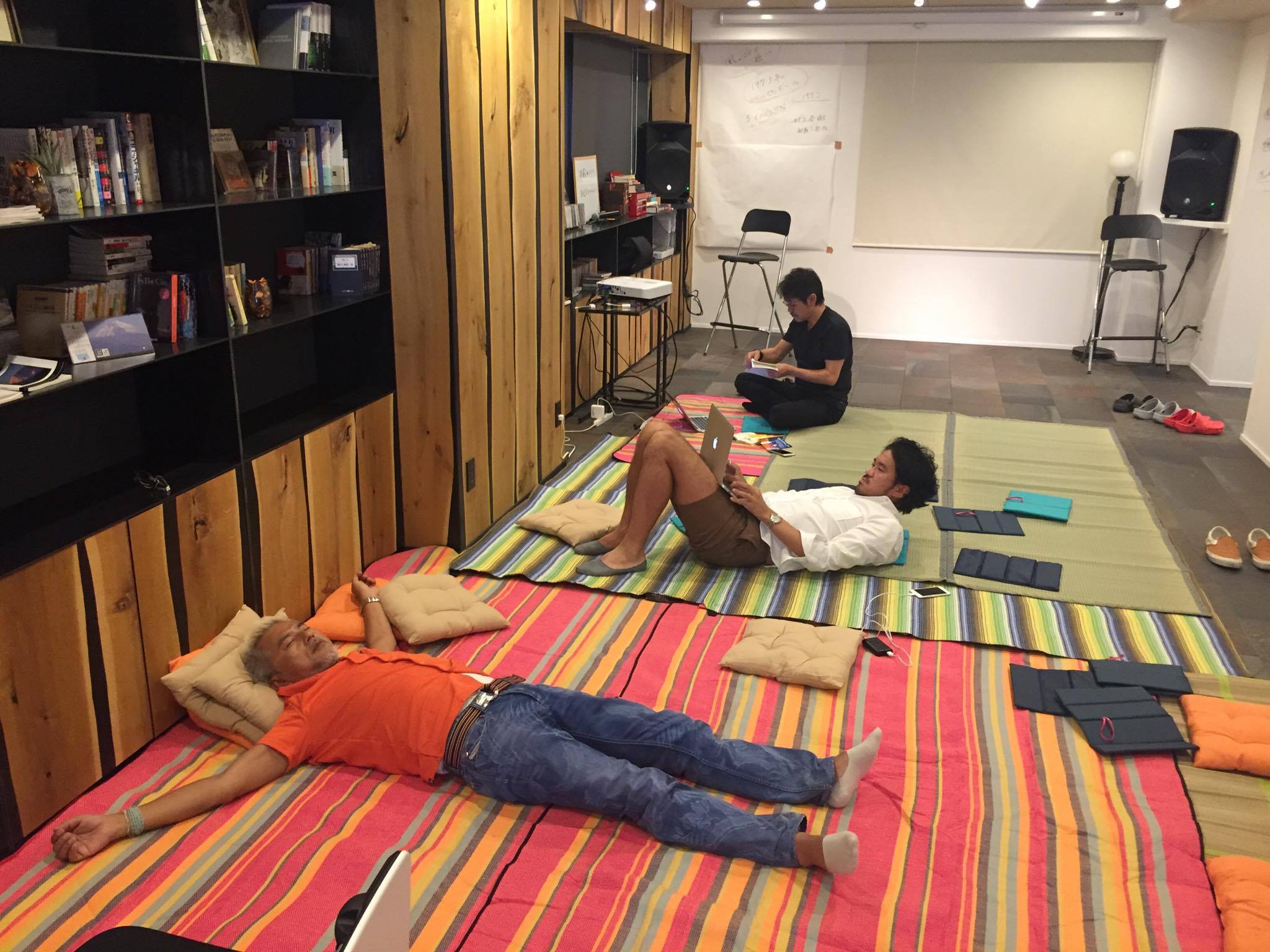 今日のエレメントEはまさかのゴザ仕様(笑)