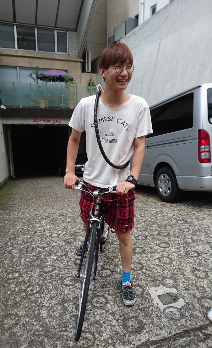 なんかめっちゃ笑ってるけど。