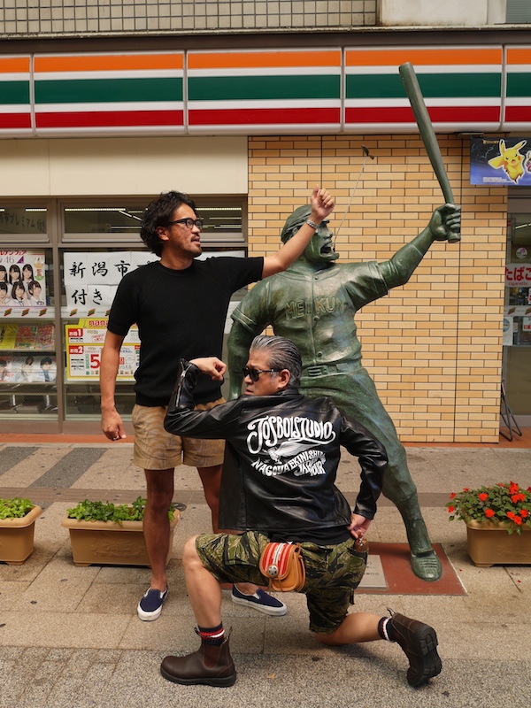 かつて岩鬼に似ていると言われた事があります。( なんか変な人写ってるけど。)