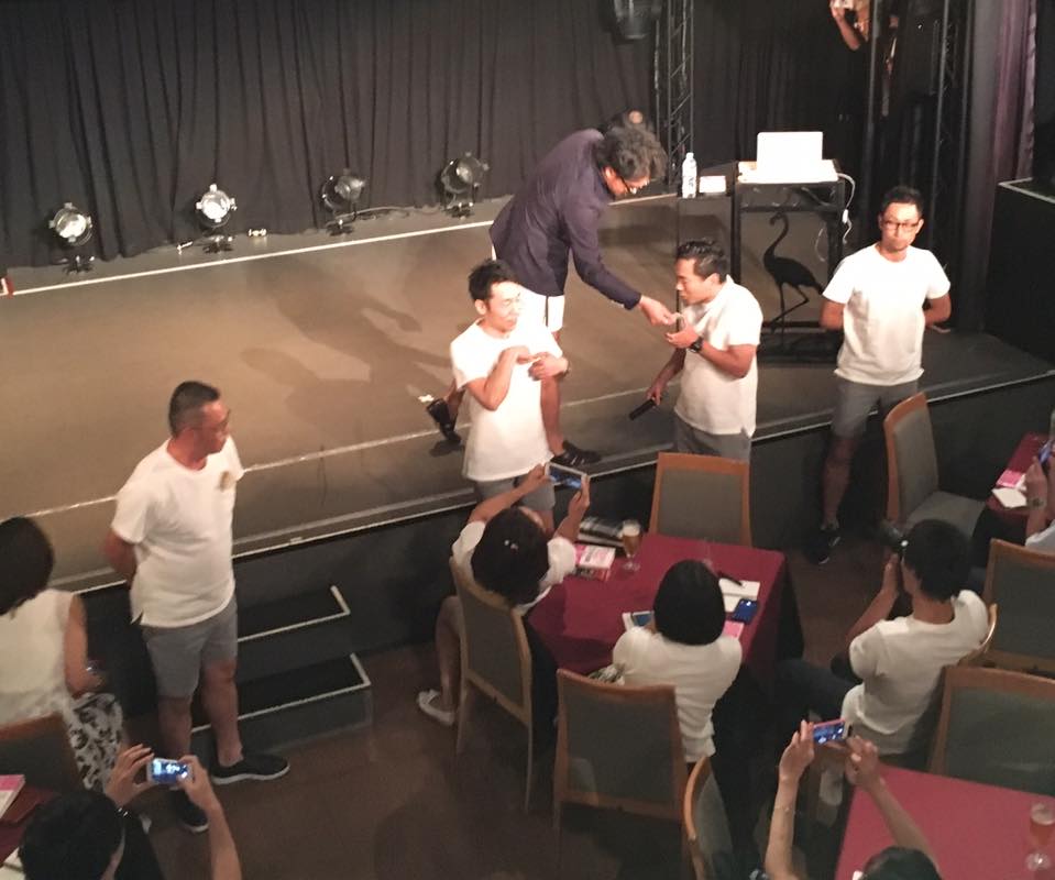 SPを引き連れて。