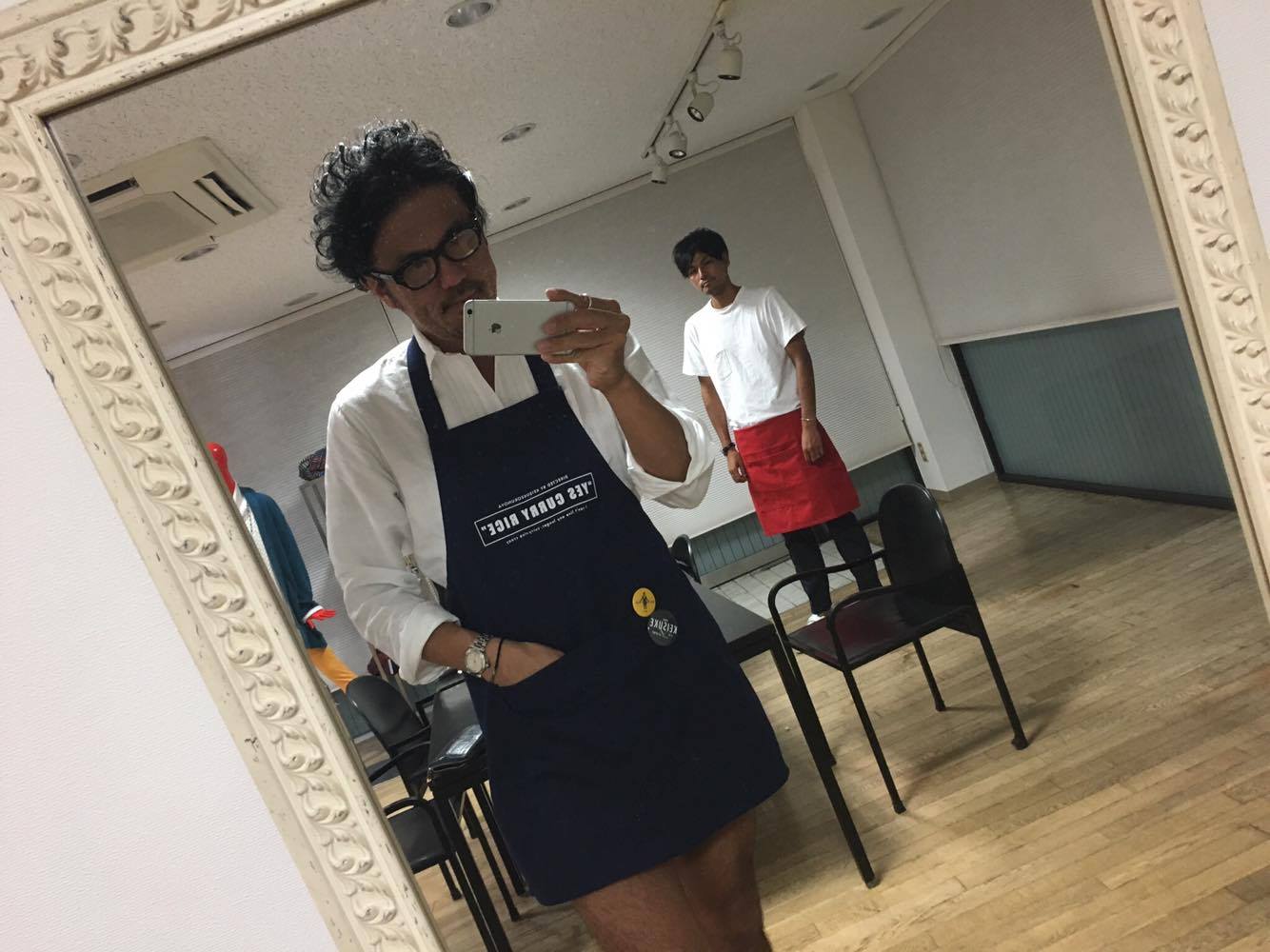 アパレルメーカーがエプロン売ったらいけないの？