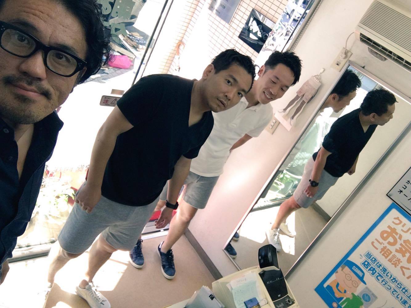 あ。これはこないだの写真ね。なぜかクリーニング屋の2人が。