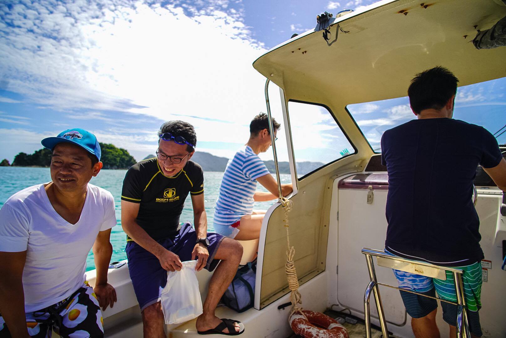 目的地へ向かう奥ノ谷塾のメンバー