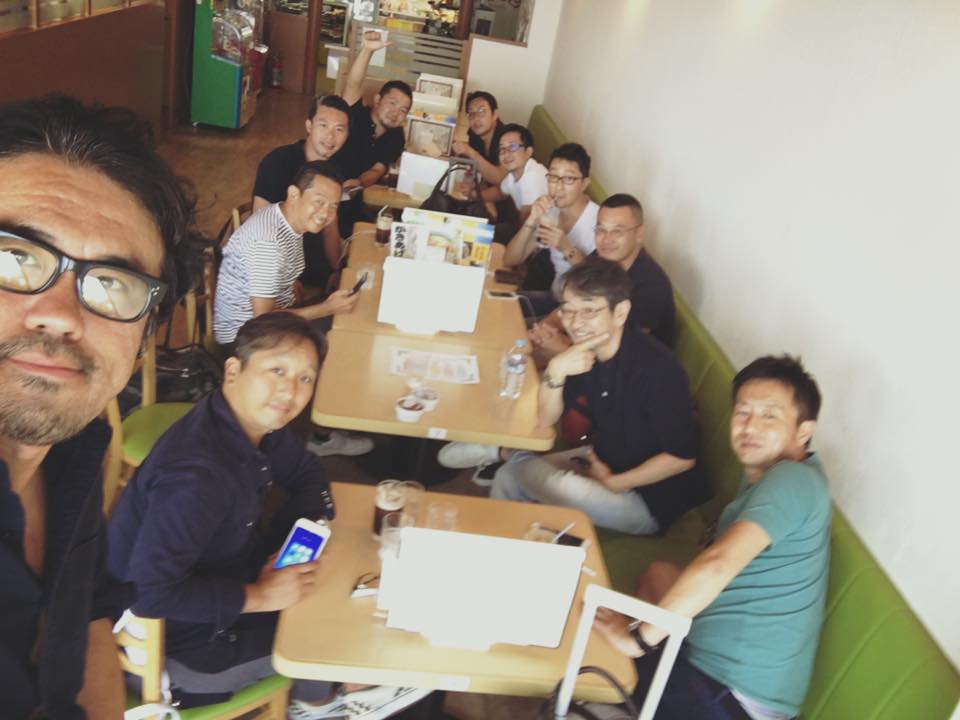 奄美空港では師匠と合流できたのです