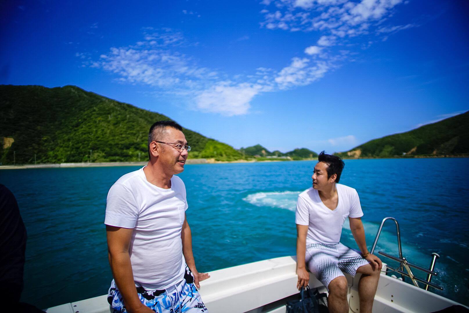 沖へ向かう奥ノ谷塾のメンバーたち②