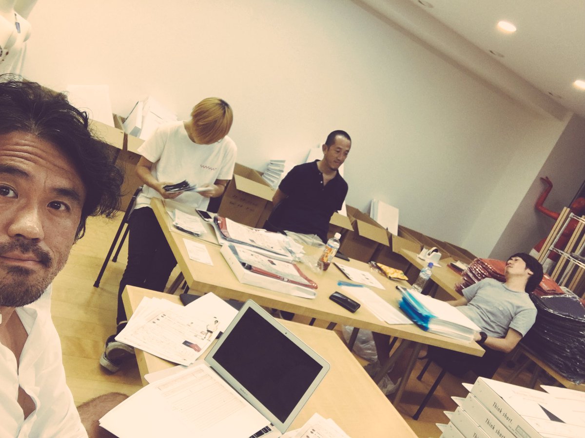 お疲れモード学園なみんな。発送作業は彼らに託します。