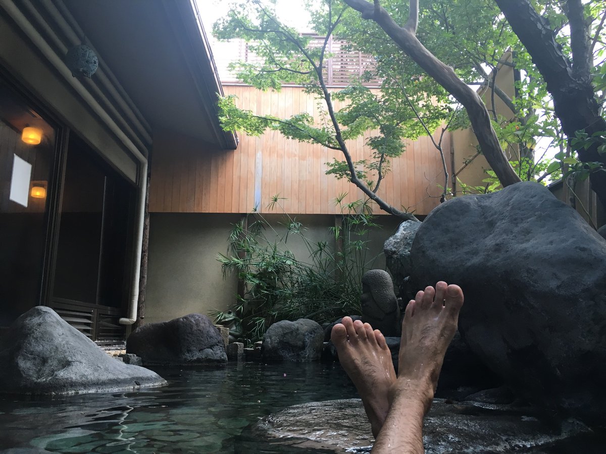 本場の露天風呂の足出し投稿