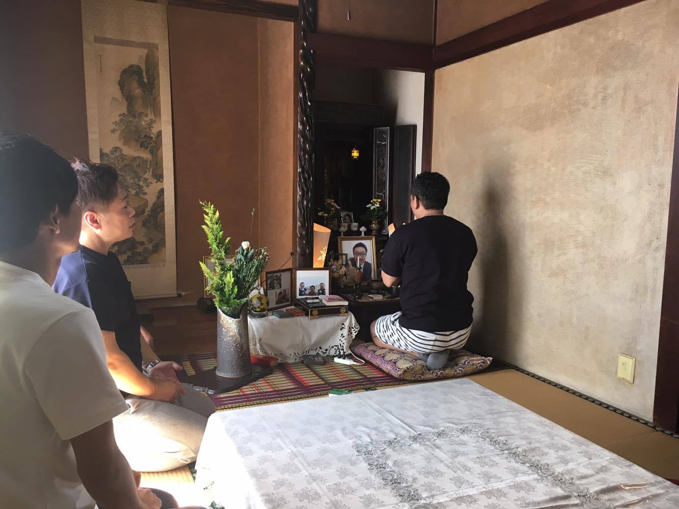 みんなでお線香もあげましたよ。ガンタンクもね。